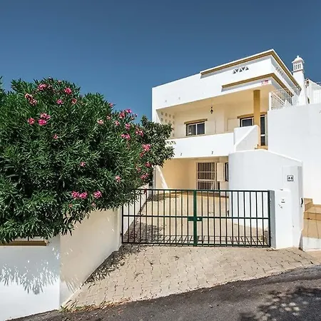 Almanda - Spacious Perfectly Located Between Marina And The Old Town Casa de Férias *