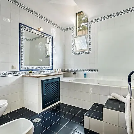 Almanda - Spacious Perfectly Located Between Marina And The Old Town Casa de Férias Albufeira