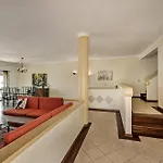 Villa Almanda - Spacious Perfectly Located Between Marina And The Old Town Albufeira