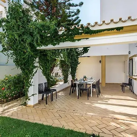 Almanda - Spacious Perfectly Located Between Marina And The Old Town Villa Albufeira