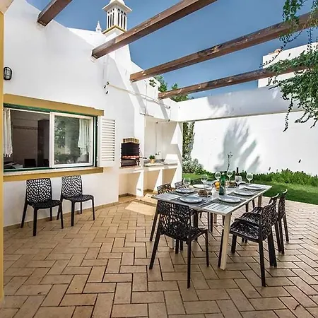 Villa Almanda - Spacious Perfectly Located Between Marina And The Old Town Albufeira